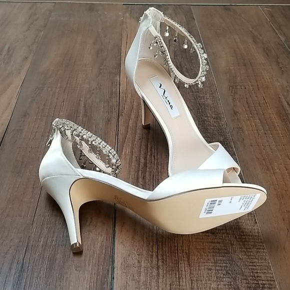 nina vera embellished ankle strap sandal